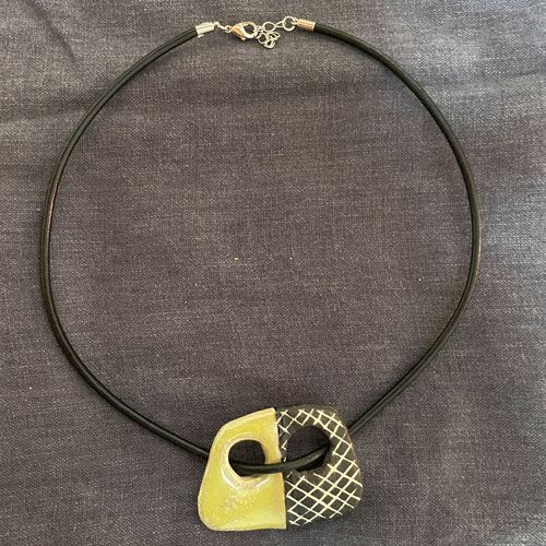 Halsband keramik timmervikens keramik
